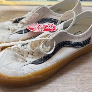 Vans Cream Canvas Low-Top Sneakers with Black Stripe and Gum Sole